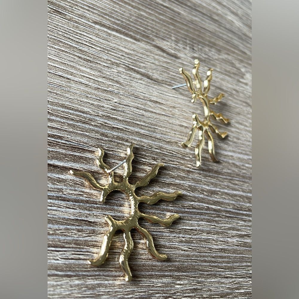 Sun statement earrings A70 - Picture 5 of 5